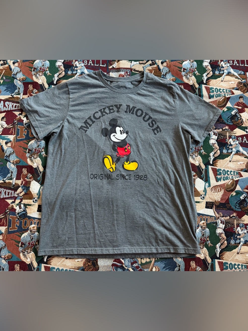 Menโs Disney Mickey Mouse Gray Graphic T-shirt